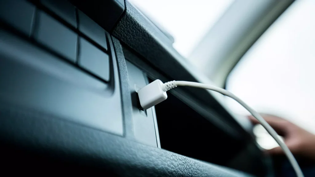 How-To-Charge-Your-Chromebook-Without-A-Charger-2