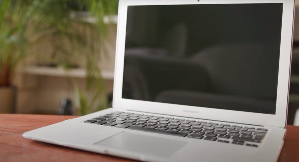 laptop cleaing screen